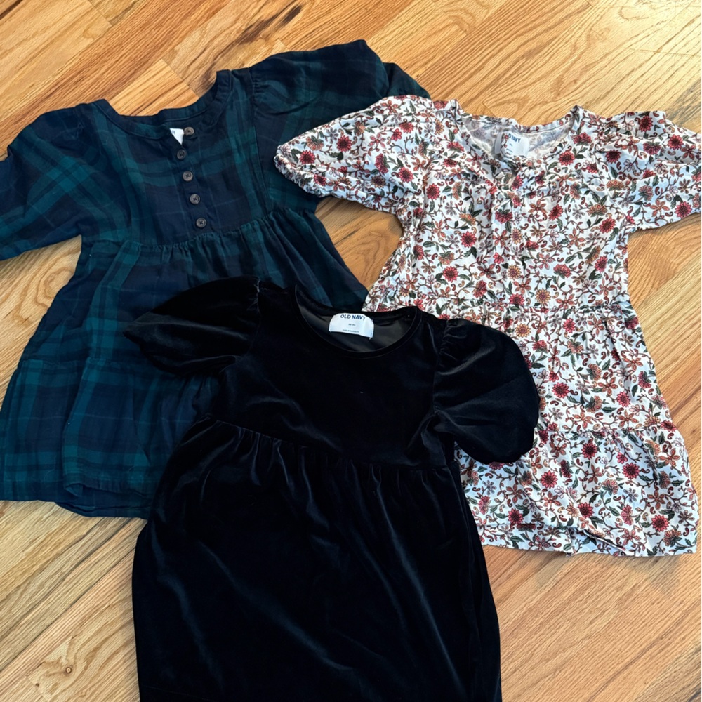 Lot of 3 Old Navy dresses Size XS (5)